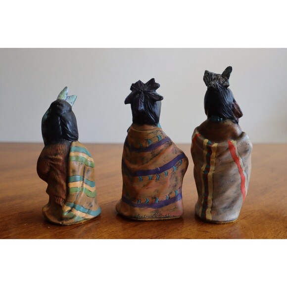 READ*  Vtg Provincial Mold Ceramic Native American Nativity 12 Pcs Hand Painted - Picture 9 of 16